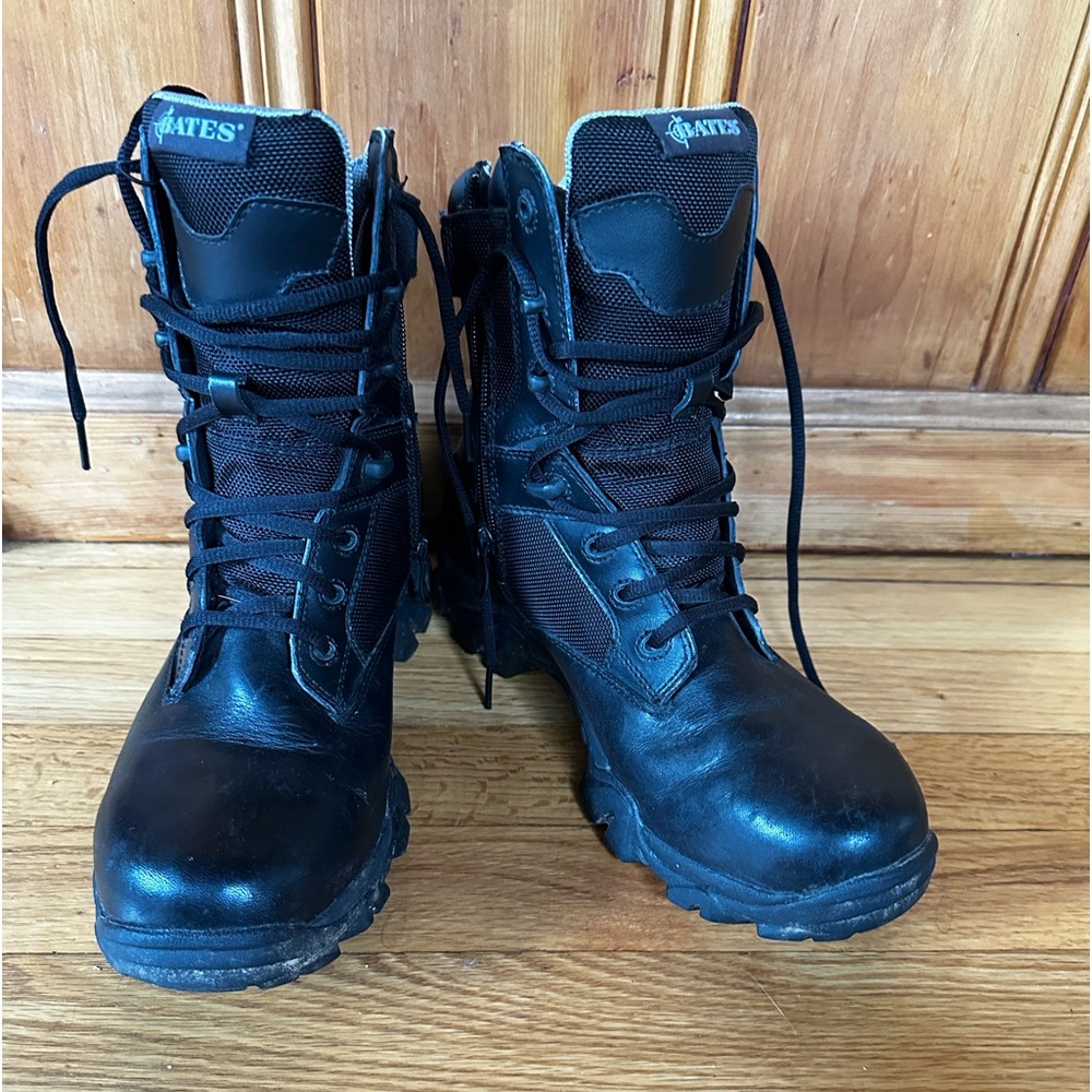 Bates Women's GX-8 Non Metallic Waterproof Zipper Boot. Worn twice. Size 9.